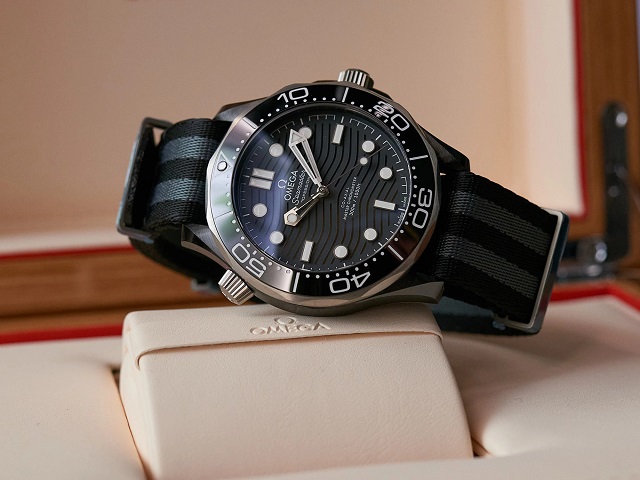 Часы: Omega